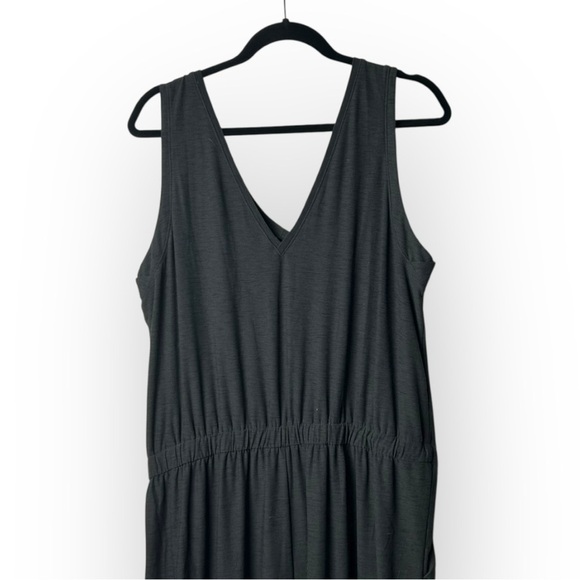 Old Navy Grey V Neck Jumpsuit 2X - Picture 8 of 9
